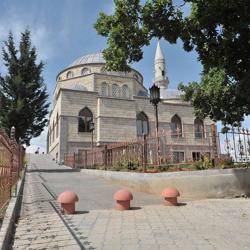Malik Ejder Tomb