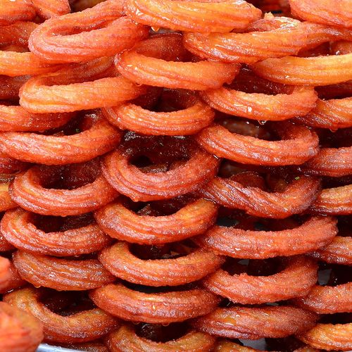 Halka Tatlısı (Mit Sirup überzogene Brandteigringe)