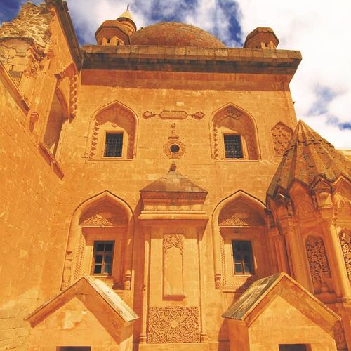 İshakpaşa Sarayı