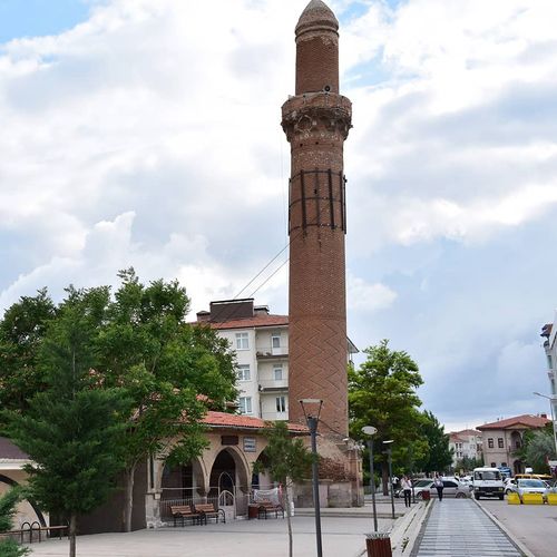 Eğri Minaret