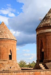 Los Mausoleos Dobles de Ahlat