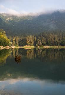 El Lago Sülüklü