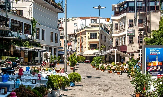 {"external":false,"href":"beyond-the-landmarks-discover-istanbuls-hidden-heritage-in-yedikule-and-samatya","target":""}