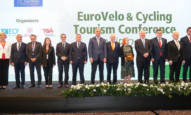 {"external":false,"href":"the-future-of-cycling-tourism-discussed-by-the-industry-professionals-in-2023-eurovelo-cycling-tourism-conference","target":""}