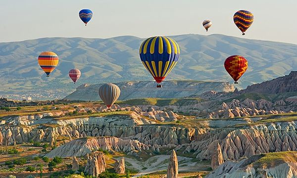 {"external":false,"href":"turkiye-has-become-a-cultural-hotspot-for-affluent-european-travellers","target":""}