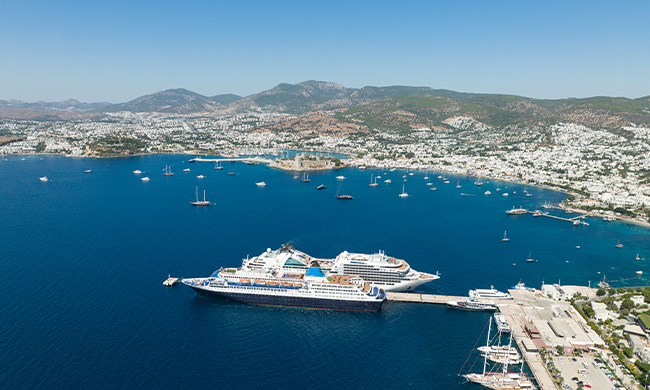 {"external":false,"href":"experience-turkiyes-stunning-coasts-on-the-legendary-blue-voyage","target":""}