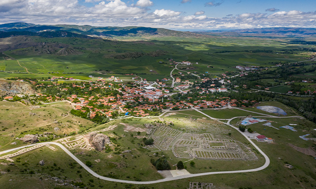 {"external":false,"href":"explore-the-hittite-trail-and-discover-the-ancient-treasures-of-anatolias-first-empire","target":""}
