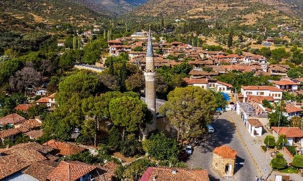 {"external":false,"href":"birgi-village-of-izmir-turkiye-will-become-a-green-destination-model","target":""}