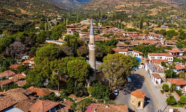 {"external":false,"href":"birgi-village-of-izmir-turkiye-will-become-a-green-destination-model","target":""}