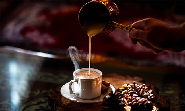 {"external":false,"href":"tr/istanbul-kislarinda-icinizi-isitan-essiz-turk-lezzetleri-salep-ve-boza","target":""}