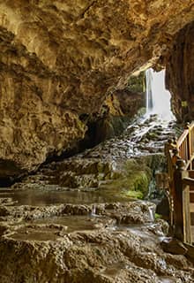 Grotte de Kaklık aux eaux curatives et riches en soufre