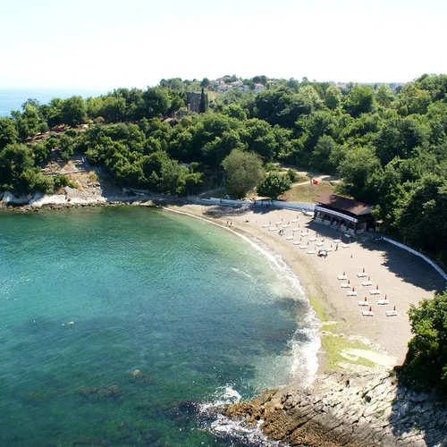 Château et plage génois