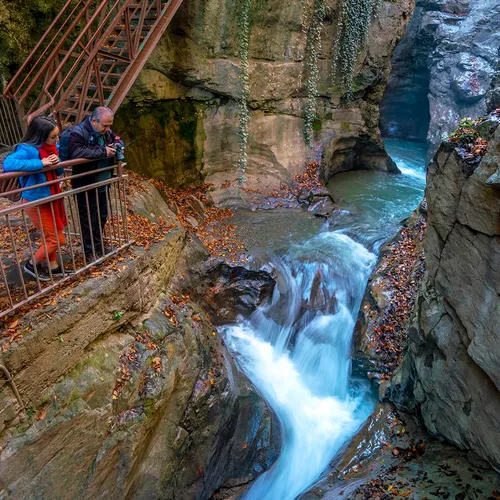 Der Samandere Wasserfall Naturpark