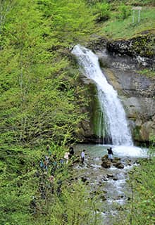 La cascada Mengen de Yoğunpelit