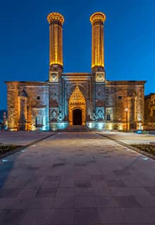 Zwei-Minarett-Madrasa, Erzurum