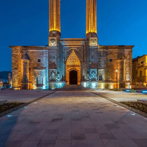 Erzurum（埃尔祖鲁姆）的Çifte Minareli宗教学校