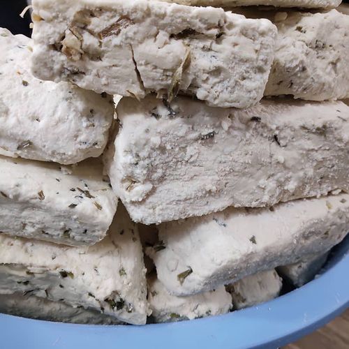 جبنة وان بالأعشاب