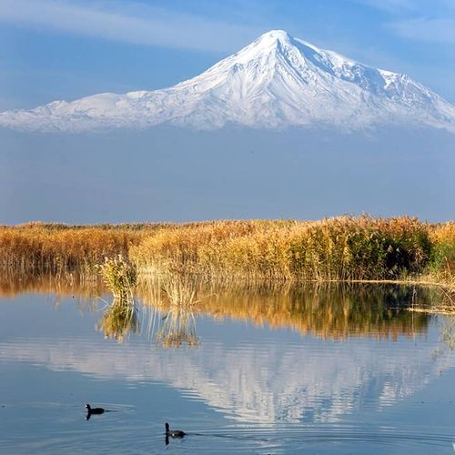 Ağrı（阿热）的Mount Ararat（阿勒山）