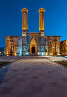 Çifte Minareli Medrese Erzurum