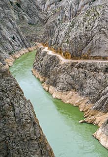 Camino de piedra