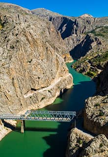 Karanlık Kanyon (Dark Canyon)
