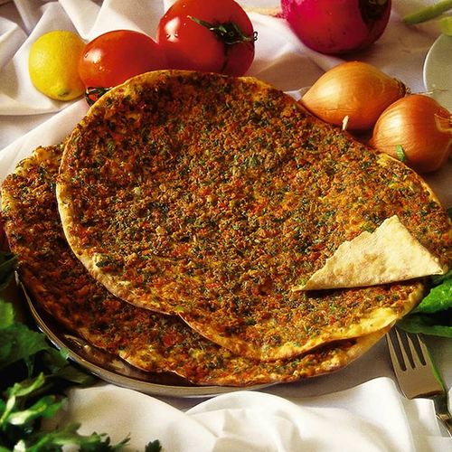 Lahmacun (Türkische Pizza)