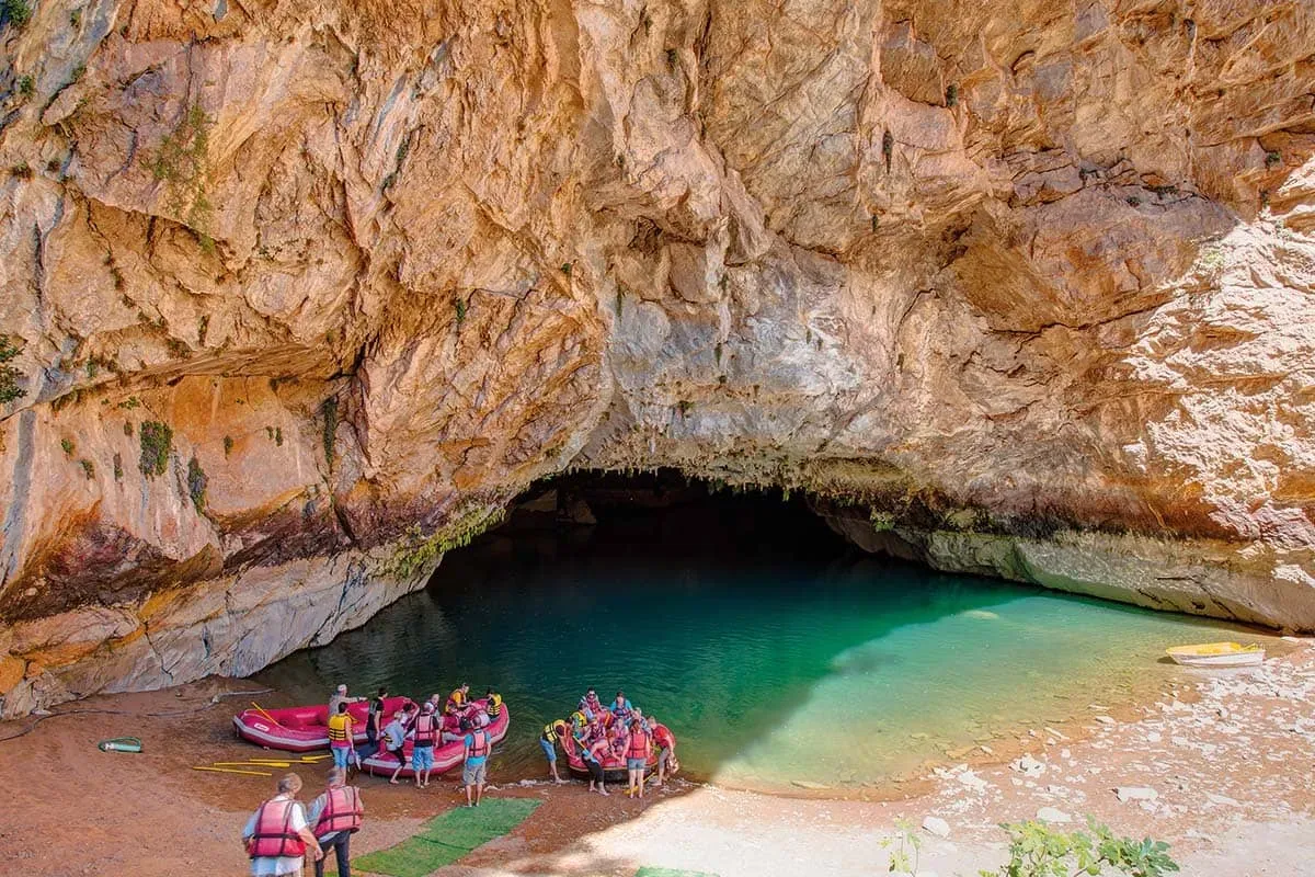 Blog Image - Go on a Mystical Journey with Boats in Altınbeşik Cave