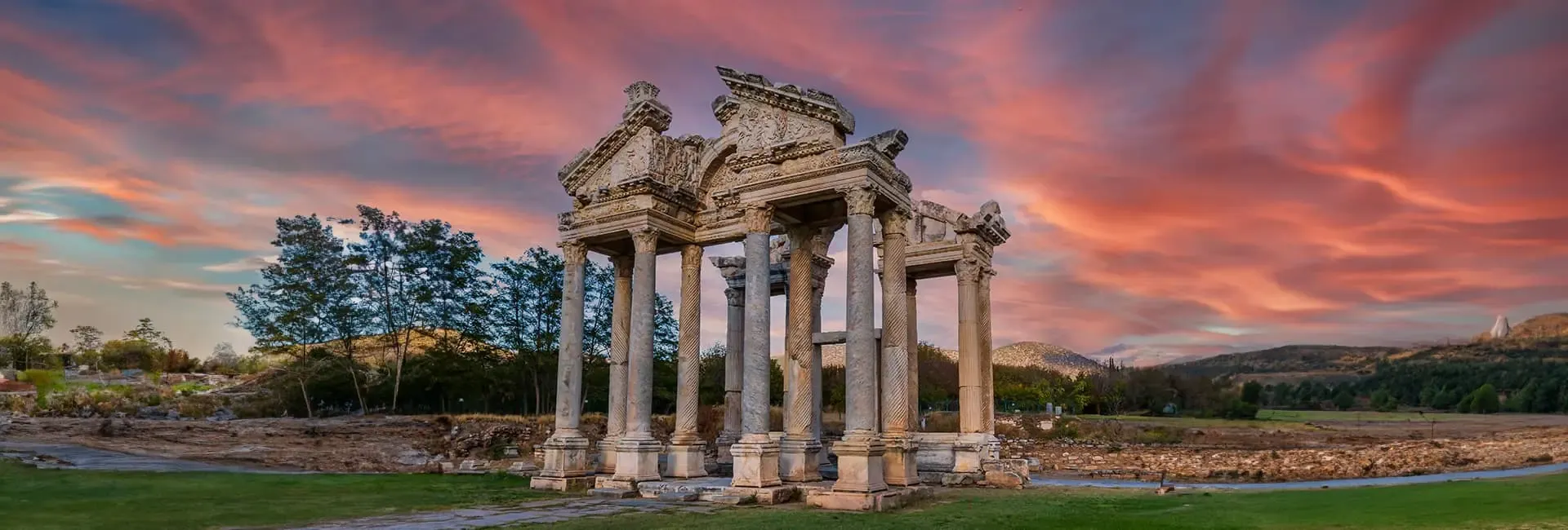 Hero Image - A Walk Through History: The Alluring Ruins of Aphrodisias in Türkiye