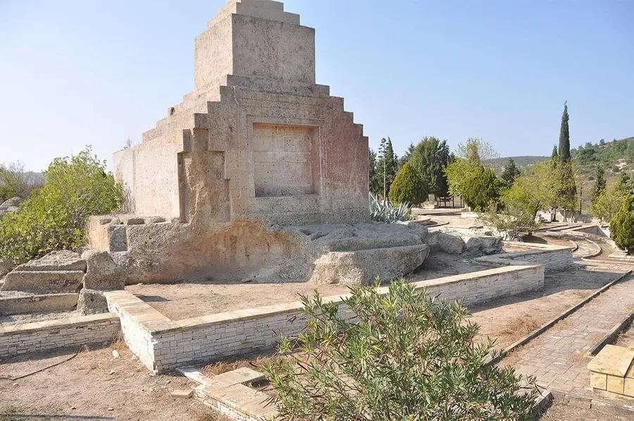Blog Image - Persian Mausoleum