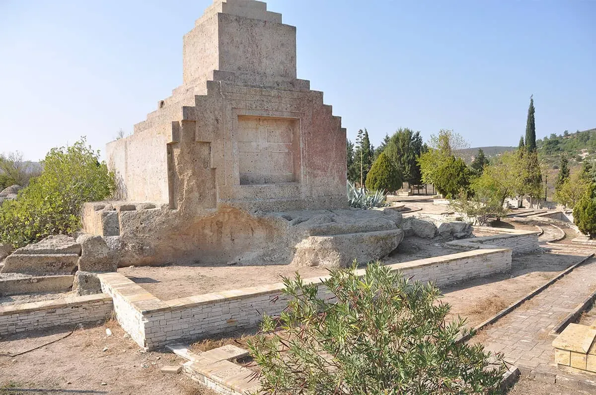 Blog Image - Persian Mausoleum