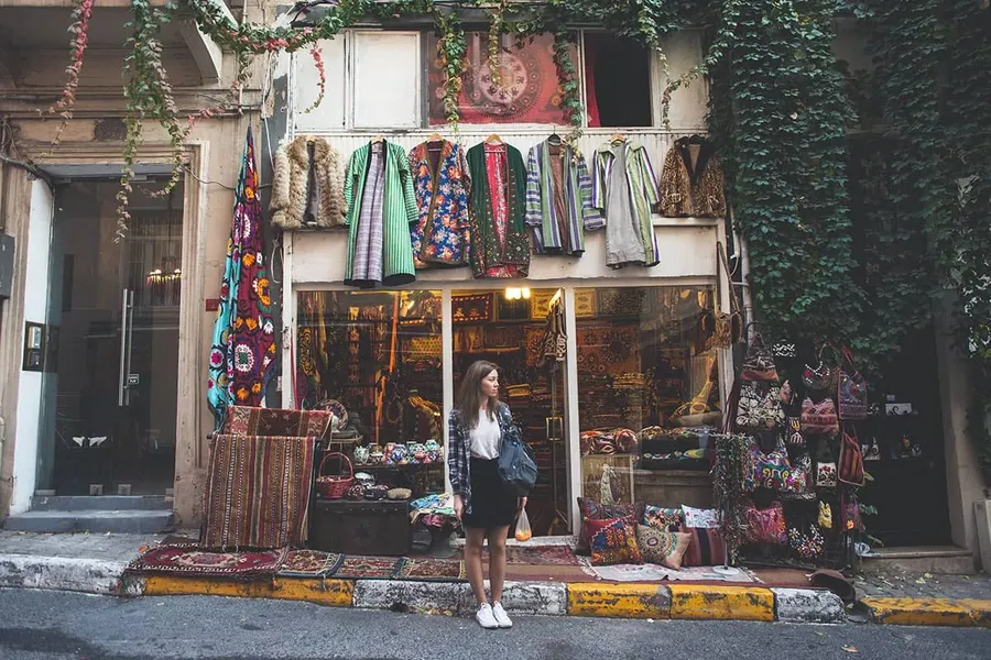 Blog Image - At the Very Heart of the City: Shopping Avenues