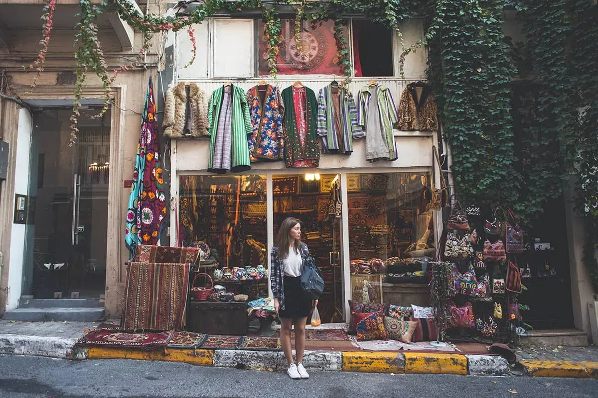 Blog Image - At the Very Heart of the City: Shopping Avenues