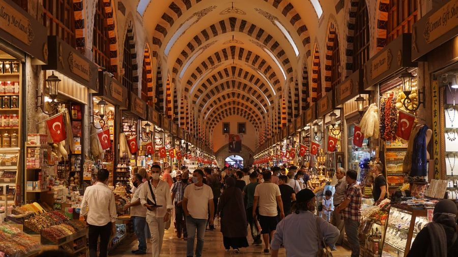 بازار التوابل: جنة الطهي والعطور