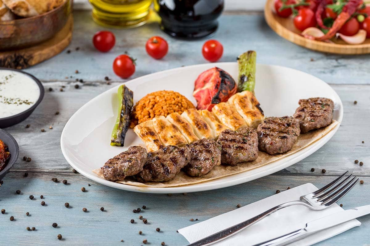 Blog Image - Quench Your Cravings: What and Where to Eat in İstanbul