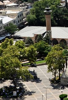 La Gran Mezquita y la Madraza de piedra (Taş) 