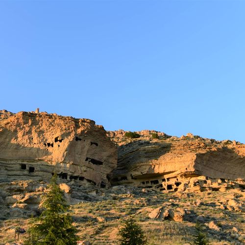 Manazan Caves