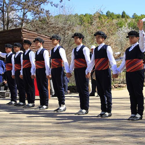Keskins Folk Dances With Davul and Zurna