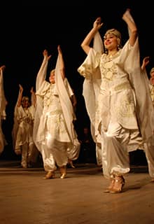 Keskins Folk Dances With Davul and Zurna