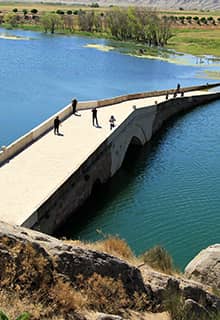 Çeşnigir Bridge