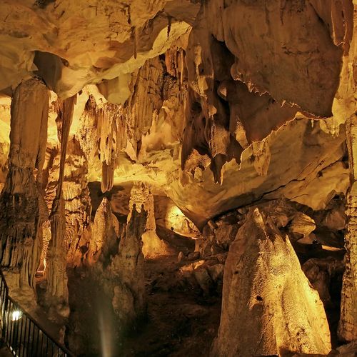 Dupnisa Cave