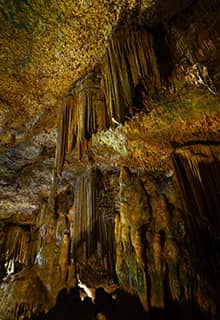 Astım-Höhle