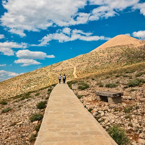 کوه نمرود شهر آدیامان