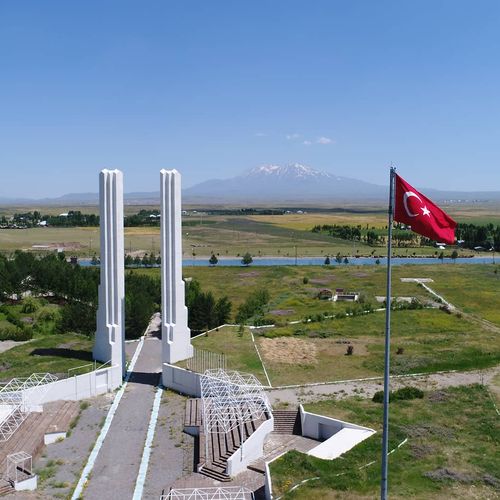 Zafer Anıtı