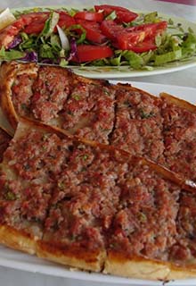Pita de carne de col rizada