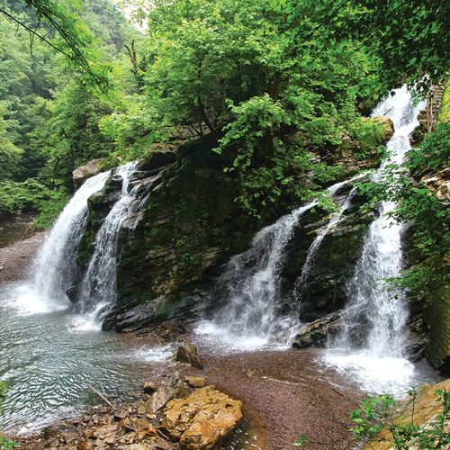Maden Deresi Şelalesi