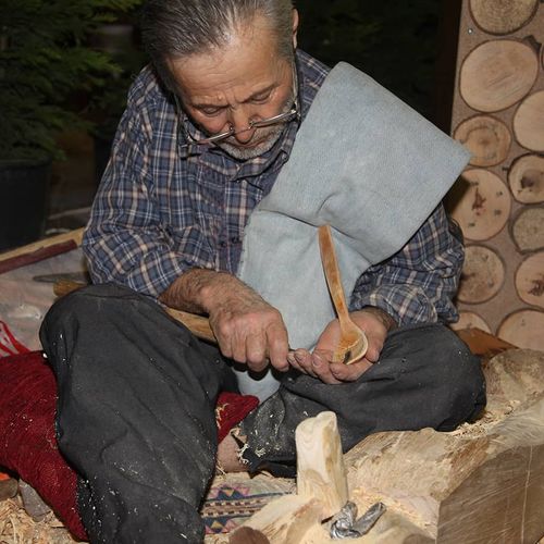 صناعة المعالق
