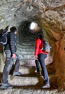 Asarkale ve Kaya Mezarları