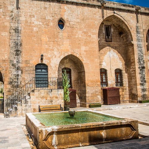 كنيسة رَجي (كنيسة القديس بطرس والقديس بولص)