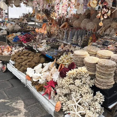 متاجر هدايا تذكارية