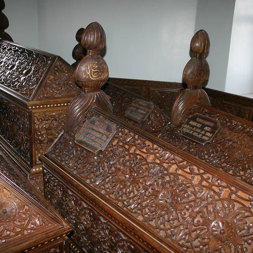 İsmail Fakirullah and İbrahim Hakkı Tombs